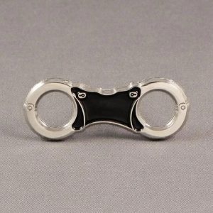 POLICE STYLE HANDCUFFS PIN BADGE