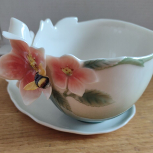 Franz BEE cup, saucer and spoon set FZ00163 - Perfect Condition