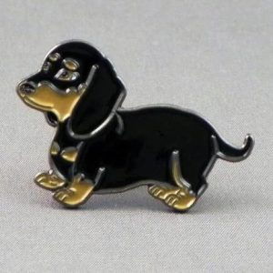 DACHSHUND - SAUSAGE DOG PIN BADGE