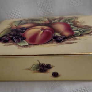 Aynsley Orchard Gold Trinket Box Aprox 5.5" x 4"