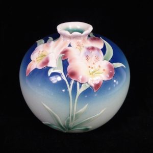 Franz Porcelain Stunning Bulbous Lily Vase 5.5" High XP1894