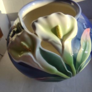 Franz Porcelain Stunning Blue Arum  Lily Bulbous Bowl Large XP1887