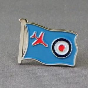 RED ARROWS FLAG PIN BADGE