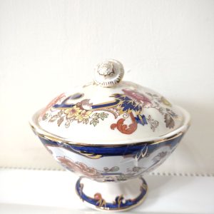 masons blue mandalay Lidded Bon Bon Dish With And Acorn On The Top 6" X5" Approx